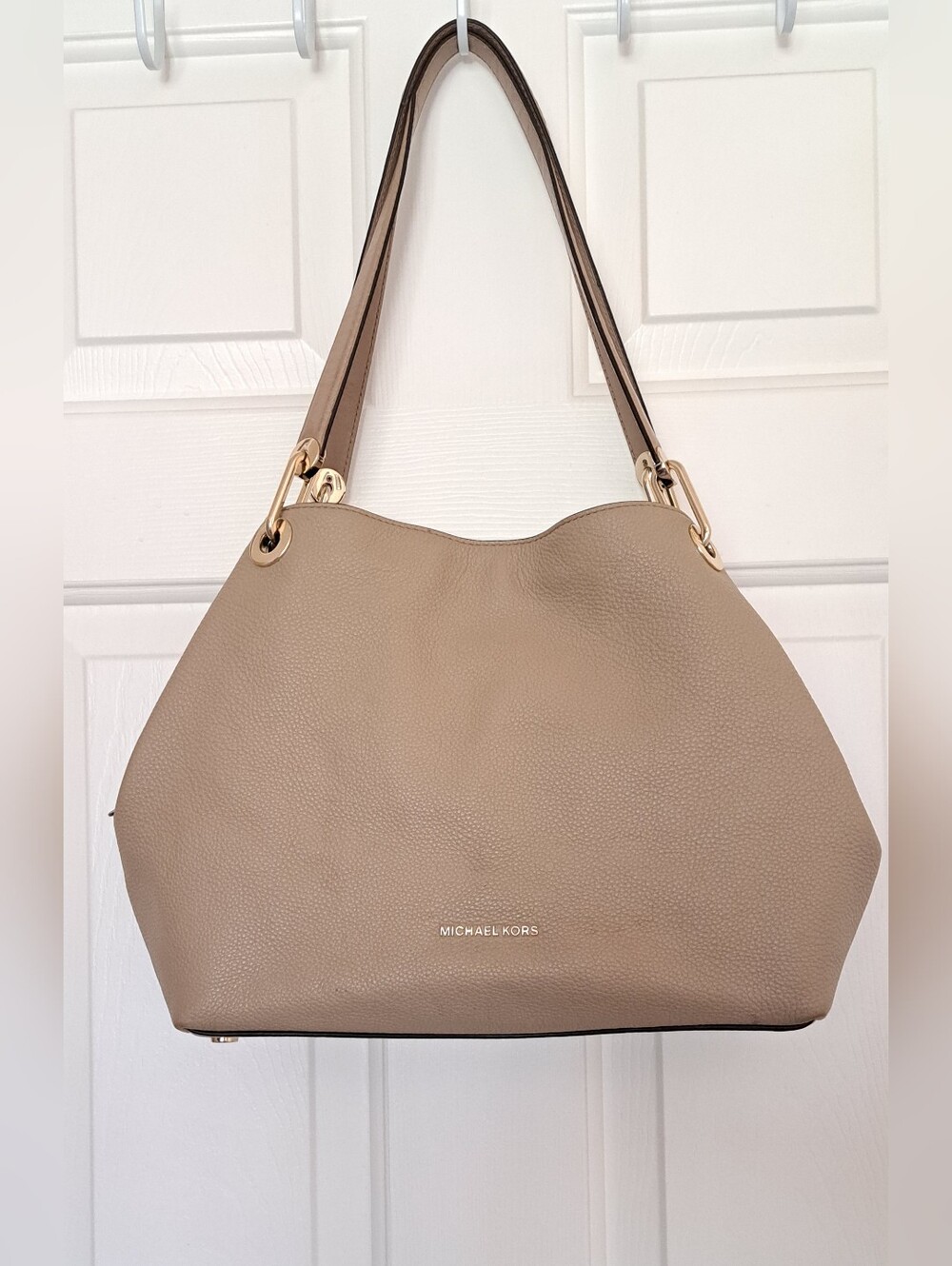 Michael Kors Raven Large Shoulder Bag